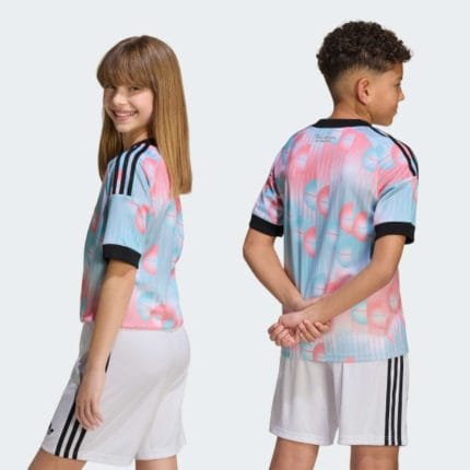 Segunda equipación de fútbol para niños de la selección de Bélgica para el Mundial 2026. Camiseta y pantalón de visitante.
