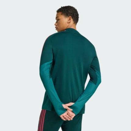 Camiseta de entrenamiento del Real Madrid para adulto, modelo de manga larga para la temporada oficial 2026/2027.