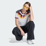 Camiseta de fútbol de la primera equipación de Alemania 2026 para mujer. Vista frontal del diseño oficial para aficionadas.