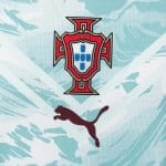 Camiseta de mujer de la segunda equipación de Portugal 2026, vista frontal sobre fondo blanco.