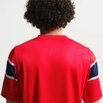 Camiseta de la primera equipación de Noruega para la temporada 2026 para adulto. Diseño oficial en rojo con detalles de la bandera.