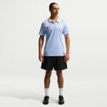 Camiseta oficial de Uruguay para el Mundial 2026, primera equipación de adulto. Color celeste con escudo y detalles dorados.