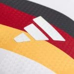 Camiseta de fútbol versión jugador de la primera equipación de Alemania 2026 para adulto, con detalles auténticos.