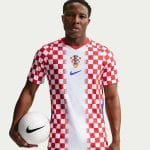 Camiseta de fútbol versión jugador de la primera equipación de Croacia para el Mundial 2026 para adulto.