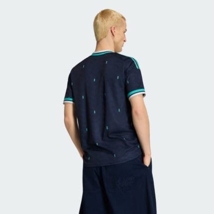 Camiseta visitante de Alemania 26 para adulto. Segunda equipación oficial de la selección alemana de fútbol.