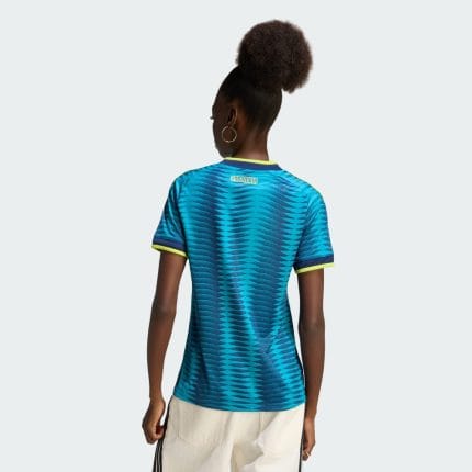 Camiseta de fútbol visitante de la Selección Colombia para mujer, versión 2026. Uniforme alternativo FCF femenino.