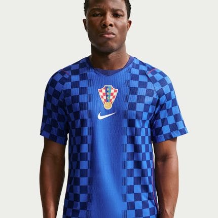 Camiseta de fútbol visitante de Croacia 2026, versión jugador para adulto. Diseño oficial de la segunda equipación croata.