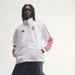 Chaqueta Himno Real Madrid primera equipación oficial. Sudadera de fútbol Real Madrid para pre-partido.