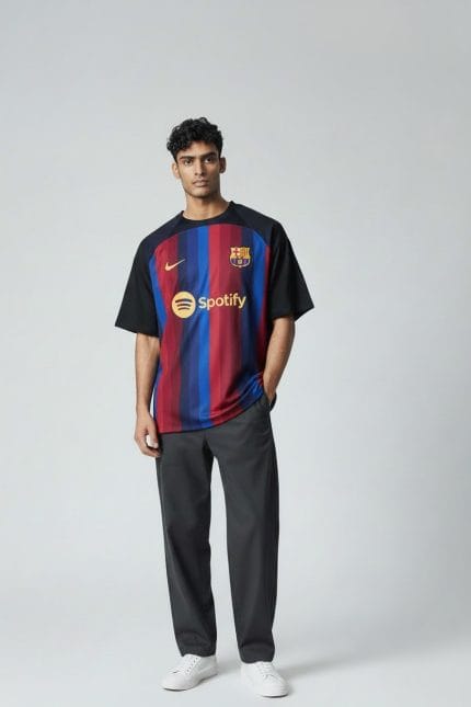 modelo con camiseta barcelona 2026-2027