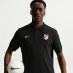 Polo oficial del Atlético de Madrid para adulto, temporada 2027. Ropa de paseo del club colchonero con el escudo bordado.