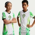 Segunda camiseta de Nigeria 2026 para niños. Equipación oficial de la selección nigeriana en versión infantil.