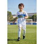 Tercer uniforme de fútbol para niño de la UD Las Palmas. Versión junior de la equipación alternativa del equipo canario.