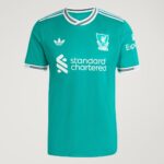 Camiseta de fútbol alternativa del Liverpool FC para la temporada 2025-2026. Vista frontal de la equipación oficial para adulto.