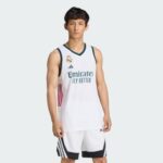 Camiseta de baloncesto del Real Madrid, primera equipación de la temporada 26/27. Versión para adulto.