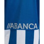 Vista frontal de la camiseta de la primera equipación del Deportivo de la Coruña para la temporada 2026-2027, versión adulto.
