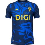 Imagen de la camiseta de entrenamiento del Cádiz CF para la temporada 2026-2027. Equipación oficial de training para adulto.