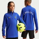 Camiseta de entrenamiento del Chelsea FC para niño, temporada 2026/2027. Ropa deportiva oficial para los jóvenes aficionados.
