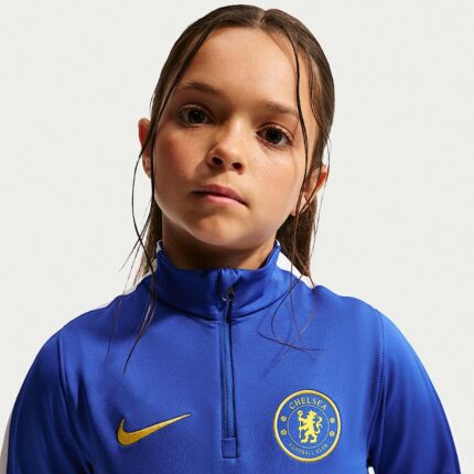 Camiseta de entrenamiento del Chelsea FC para niño, temporada 2026/2027. Ropa deportiva oficial para los jóvenes aficionados.