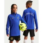 Camiseta de entrenamiento del Chelsea FC para niño, temporada 2026/2027. Ropa deportiva oficial para los jóvenes aficionados.