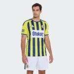 Camiseta de la primera equipación del Fenerbahce para la temporada 2026/2027. Uniforme oficial de fútbol para adulto.