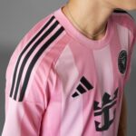 Camiseta de adulto primera equipación del Inter Miami CF temporada 25/26 con el dorsal oficial número 10 de Leo Messi.
