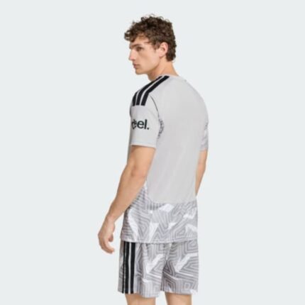 Camiseta de portero del Arsenal FC para la temporada 2026/2027. Equipación oficial de guardameta para adulto.