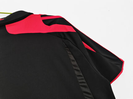 Camiseta retro AC Milan 2007/08 tercera equipación negra y roja — foto 2