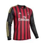 Camiseta retro AC Milan 2013/14 primera equipación manga larga — vista frontal en maniquí