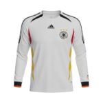 Camiseta retro Alemania 2006 primera equipación manga larga — vista frontal en maniquí