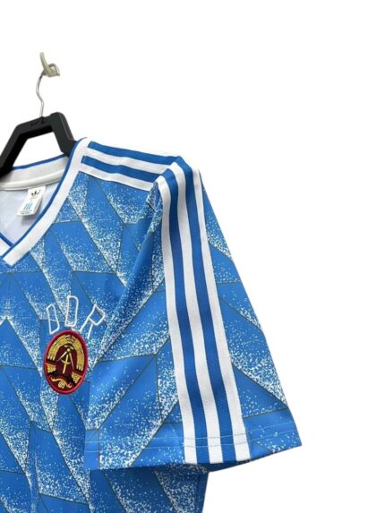 Camiseta retro de la selección de Alemania Oriental (RDA) de la temporada 1988, segunda equipación azul. — foto 2