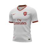 Camiseta retro Arsenal 2007/08 segunda equipación blanca — vista frontal en maniquí