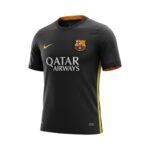 Camiseta retro FC Barcelona 2013/14 tercera equipación negra — vista frontal en maniquí