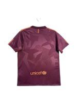Camiseta retro del FC Barcelona, segunda equipación de la temporada 2017/18. — foto 10