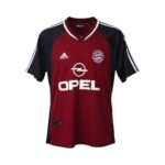 Camiseta retro Bayern de Múnich 2001/02 primera equipación — vista frontal en maniquí