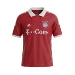 Camiseta retro del Bayern de Múnich de la temporada 2006/07, primera equipación. — vista frontal en maniquí