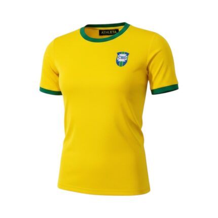 Camiseta retro de la selección de Brasil de 1970, primera equipación. — vista frontal en maniquí