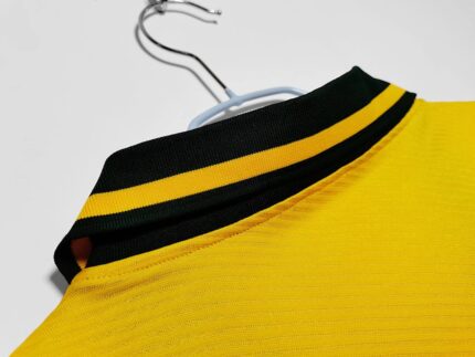 Camiseta retro de la selección de Brasil, primera equipación de la temporada 1993/94. — foto 2
