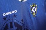Camiseta retro de la selección de Brasil, segunda equipación de la temporada 1996, color azul. — foto 7
