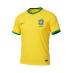 Camiseta retro Brasil 2018 Primera Equipación — vista frontal en maniquí
