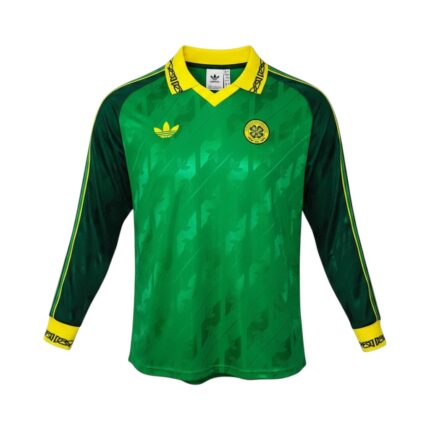 Camiseta retro Celtic 1991-1993 Tercera Equipación Manga Larga — vista frontal en maniquí