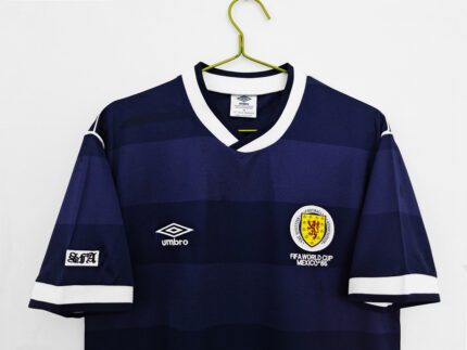 Camiseta retro de la selección de Escocia, primera equipación del Mundial de México 1986. — foto 2