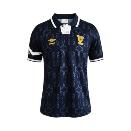Camiseta retro Escocia 1992/93 Primera Equipación — vista frontal en maniquí