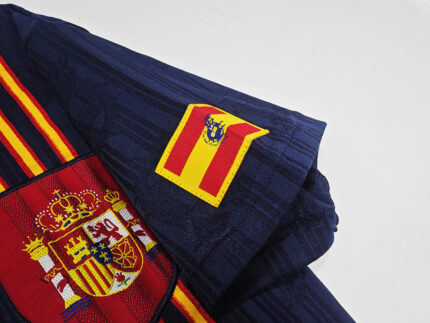 Camiseta retro de la selección española, segunda equipación, temporada 1996-1998, color azul marino, marca Adidas. — foto 2