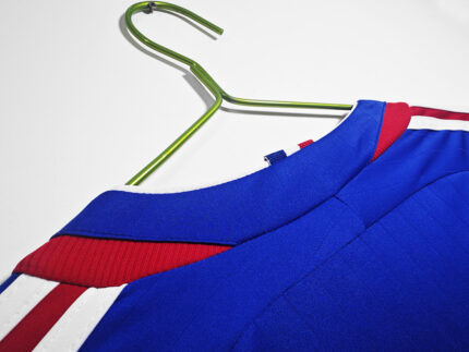 Camiseta retro de la primera equipación de Francia de la temporada 2006, color azul, marca Adidas. — foto 2