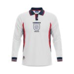 Camiseta retro de fútbol de Inglaterra de la temporada 1998, primera equipación y manga larga. — vista frontal en maniquí
