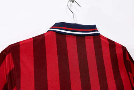Camiseta retro de la selección de Inglaterra de la temporada 1998, segunda equipación en color rojo. — foto 2