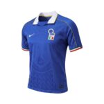 Camiseta retro de la selección italiana de fútbol, primera equipación de la temporada 1995. — vista frontal en maniquí