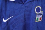 Camiseta retro de la selección italiana de fútbol, primera equipación de la temporada 1995. — foto 7