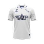 Camiseta retro Leeds United 1995-1996 primera equipación — vista frontal en maniquí