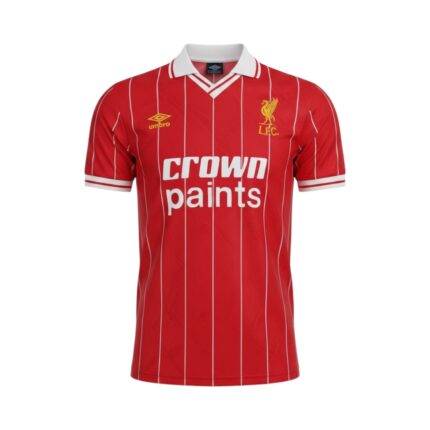 Camiseta retro del Liverpool FC, primera equipación roja con rayas finas, de la temporada 1981/84. — vista frontal en maniquí